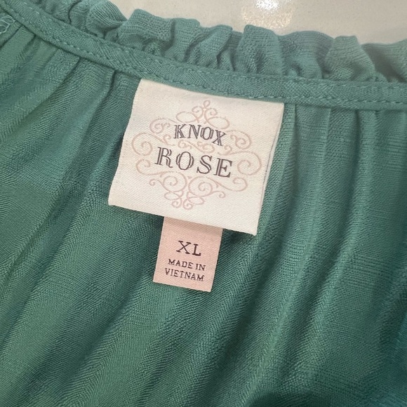 Knox Rose Green Buttoned Peplum Tunic - Picture 12 of 13